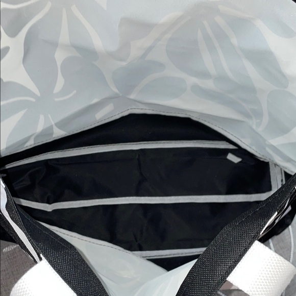 Black and White Floral Tote Bag - Picture 3 of 3